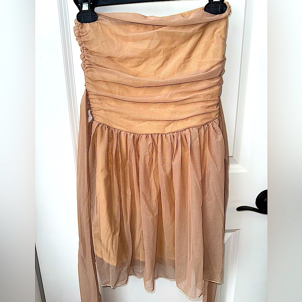 Teens strapless ruched dress! Size large, very stretchy, ties in back